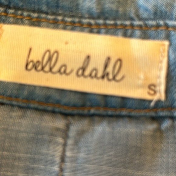 Bella Dahl Split Back Button Down Chambray Shirt Medium Ombré Wash Size Small - Picture 10 of 14